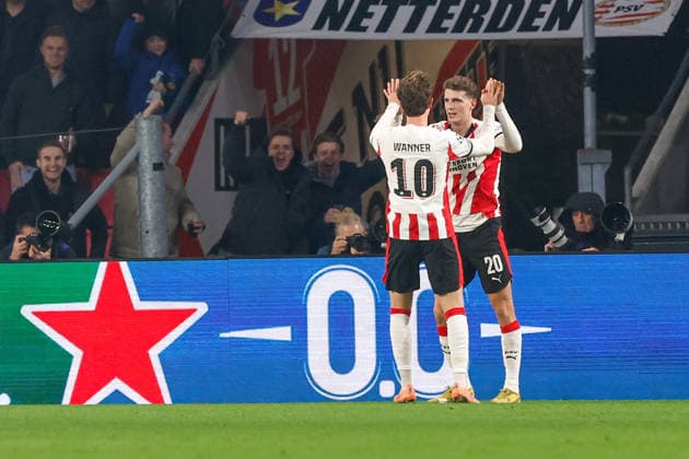 2025-12-09 PSV Eindhoven v Atletico Madrid - UEFA Champions League 2025 26 League Phase MD6 EINDHOVEN, NETHERLANDS - DECEMBER 9: Guus Til of PSV Eindhoven celebrates after scoring his teams first goal during the UEFA Champions League 2025 26 League Phase MD6 match between PSV Eindhoven and Atletico Madrid at Phillips Stadion on December 9, 2025 in Eindhoven, Netherlands. Eindhoven Phillips Stadion Netherlands Content not available for redistribution in The Netherlands directly or indirectly through any third parties. Copyright: xBenxGalx
