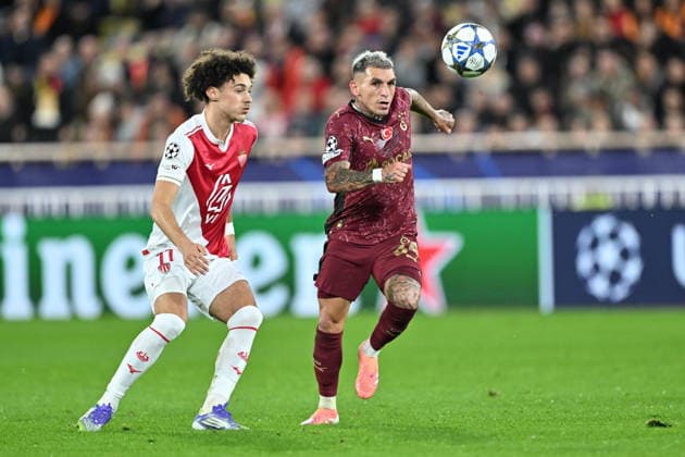 Monaco v Galatasaray - UEFA Champions League MONACO, MONACO - DECEMBER 09: Lucas Torreira of Galatasaray in action against Maghnes Akliouche (11) of Monaco during the UEFA Champions League group stage week 6 match between Monaco and Galatasaray at Stade Louis II in Monaco, Monaco on December 09, 2025. Mustafa Yalcin Anadolu Monaco Monaco. Editorial use only. Please get in touch for any other usage.  Copyright: x2025xAnadoluxMustafaxYalcinx