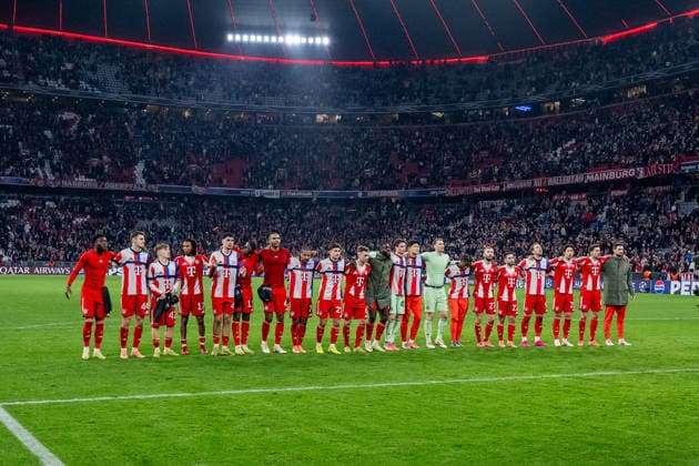 The Munich fans celebrate the victory in front of the Fankurve GER, FC Bayern Muenchen vs Sporting Lisbon SCP, Football, Champions League, League Phase 6 Matchday, Season 2025 2026, 09 12 2025 DFL DFB REGULATIONS PROHIBIT ANY USE OF PHOTOGRAPHS as IMAGE SEQUENCES and or QUASI VIDEO GER, FC Bayern Muenchen vs Sporting Lisbon SCP, Football, Champions League, League Phase 6 Matchday, Season 2025 2026, 09 12 2025 Muenchen Copyright: xEibner-Pressefoto HeikexFeinerx EP_HFR