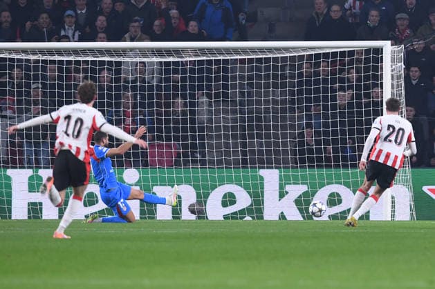 Soccer UEFA Champions League matchday 6 PSV Eindhoven Atletico Madrid on 09 12 2025 at Philips Stadion in Eindhoven Goal kick to 1 0 by Guus Til Eindhoven xRx