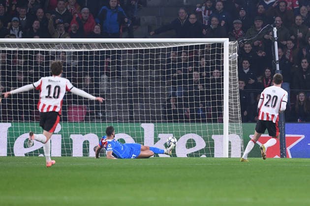 Soccer UEFA Champions League matchday 6 PSV Eindhoven Atletico Madrid on 09 12 2025 at Philips Stadion in Eindhoven Goal kick to 1 0 by Guus Til Eindhoven xRx