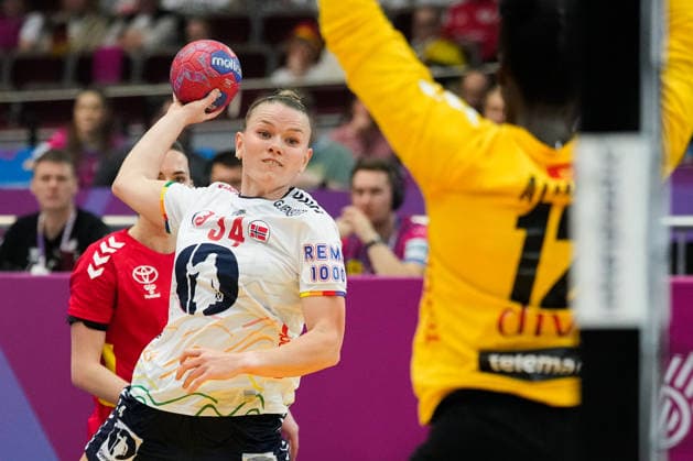 Women s Handball World Championship 2025 Norway Montenegro Dortmund, Germany 20251209 Norway s Anniken Wollik during the quarter final of the Women s Handball World Championship between Norway and Montenegro in Westfalenhalle Photo Beate Oma Dahle NTB Dortmund Germany EDITORIAL USE ONLY RESTRICTED USE FOR BETTING COMPANIES  Copyright: xBeatexOmaxDahlex xNTBx