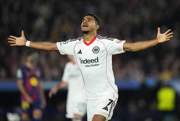 09 12 2025, xslx, Football UEFA Champions League, FC Barcelona Eintracht Frankfurt v l Ansgar Knauff Eintracht Frankfurt celebrate the goal, The goal celebration for 0 1 Barcelona