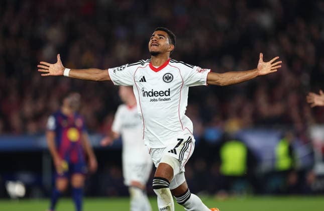 09 12 2025, Football UEFA Champions League, FC Barcelona Eintracht Frankfurt, v l , Goal celebration to 0 1 by Ansgar Knauff Eintracht Frankfurt , Goal celebration, celebrate the goal DFL DFB REGULATIONS PROHIBIT ANY USE OF PHOTOGRAPHS AS IMAGE SEQUENCES AND OR QUASI VIDEO xdcx Copyright: HMBxMedia Claus