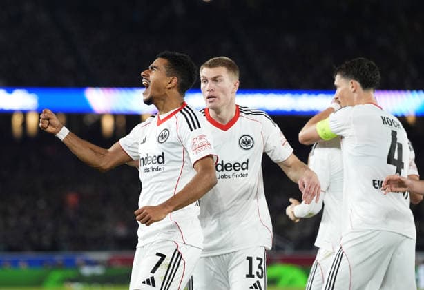 09 12 2025, xslx, Football UEFA Champions League, FC Barcelona Eintracht Frankfurt v l Ansgar Knauff Eintracht Frankfurt , celebrate the goal, The goal celebration for 0 1 Barcelona