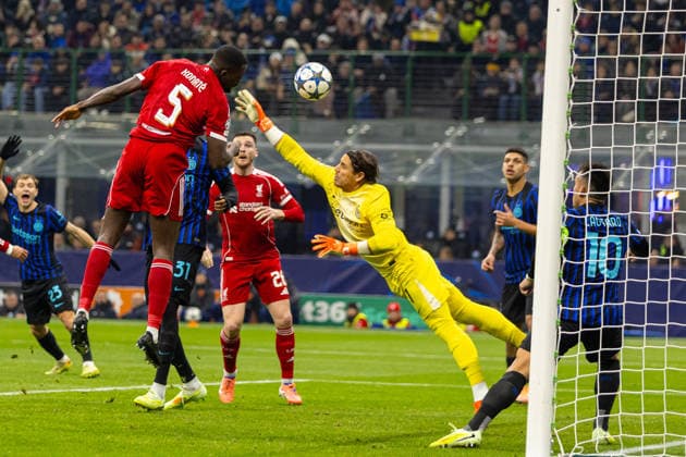 Football - UEFA Champions League - League Phase - Internazionale Milano v Liverpool FC MILAN, ITALY - Tuesday, December 9, 2025: Liverpool s Ibrahima KonatÃ scores the first goal which was later disallowed for handball during the UEFA Champions League game between Internazionale Milano and Liverpool FC at the Stadio San Siro. (Photo by David Rawcliffe Propaganda) ITALY Stadio San Siro LOMBARDY ITALY  Copyright: xDavidxRawcliffex P2025-12-09-Inter_Liverpool-27