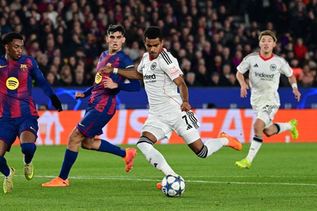 Goal for 1 0 by Ansgar Knauff 7 Eintracht Frankfurt , FC Barcelona vs Eintracht Frankfurt, Champions League, Group stage, Matchday 6, 09 12 2025 Barcelona Catalonia Spain Copyright: xkolbert-press MarcxNiemeyerx