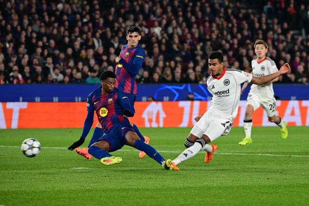 Goal for 1 0 by Ansgar Knauff 7 Eintracht Frankfurt , FC Barcelona vs Eintracht Frankfurt, Champions League, Group stage, Matchday 6, 09 12 2025 Barcelona Catalonia Spain Copyright: xkolbert-press MarcxNiemeyerx