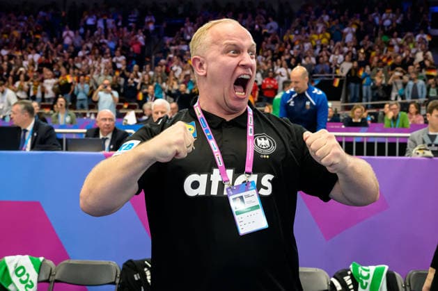 Handball, Womens World Championship, quarter-finals Germany Brazil Athletics trainer Dr Simon Overkamp Germany Dortmund Westfalenhalle North Rhine-Westphalia Germany