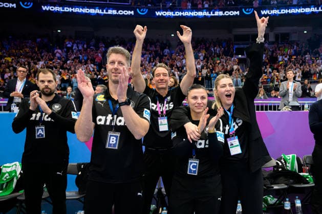 Handball, Womens World Championship, quarter-finals Germany Brazil from left Co-coach Frederick Griesbach Germany , coach Markus Gaugisch Germany , psychologist Michael Kuhn, goalkeeper coach Jasmina Rebmann Jankovic Germany , team manager Anja Althaus Dortmund Westfalenhalle Nordrhein Westfalen Germany