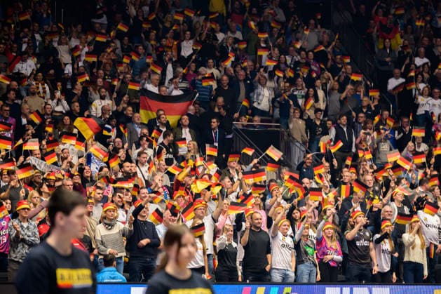 Handball, Womens World Cup, Quarter-final Germany Brazil Fan curve Fans Fan block Spectators Dortmund Westfalenhalle North Rhine-Westphalia Germany