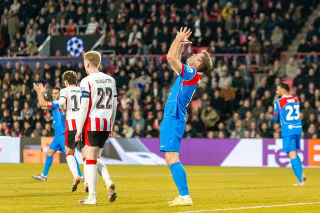 Alexander Sorloth Atletico Madrid looks dejected during the UEFA Champions League 2025 26 League Phase MD6 match between PSV Eindhoven and Atletico de Madrid at PSV Stadion on December 9, 2025 in Eindhoven, Netherlands