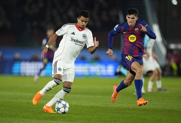 09 12 2025, xslx, Football UEFA Champions League, FC Barcelona Eintracht Frankfurt v l Ansgar Knauff Eintracht Frankfurt , Gerard Martin FC Barcelona Barcelona