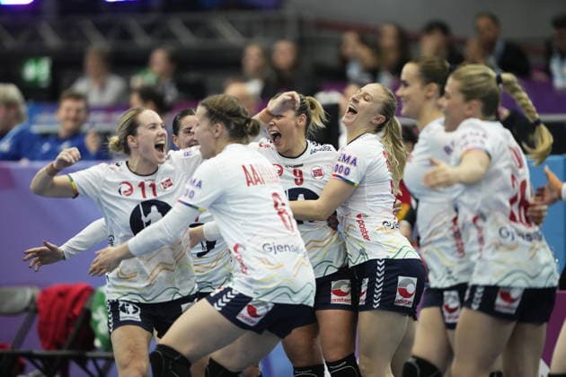 Women s Handball World Championship 2025 Norway Montenegro Dortmund, Germany 20251209 Norway celebrates its 32 23 victory over Montenegro in the quarterfinals of the Women s Handball World Championship at the Westfalenhalle in Dortmund on Tuesday evening Photo Beate Oma Dahle NTB Dortmund Germany EDITORIAL USE ONLY RESTRICTED USE FOR BETTING COMPANIES  Copyright: xBeatexOmaxDahlex xNTBx