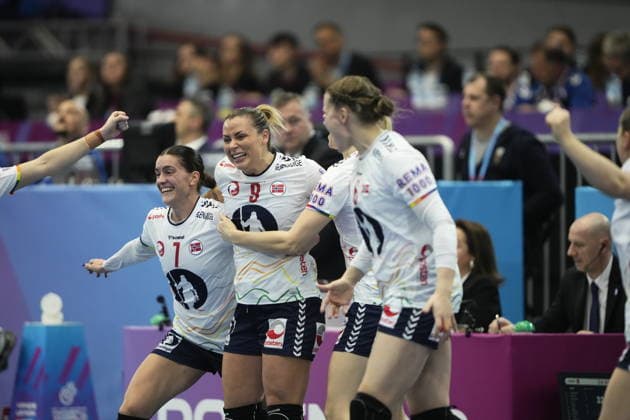 Women s Handball World Championship 2025 Norway Montenegro Dortmund, Germany 20251209 Norway celebrates its 32 23 victory over Montenegro in the quarterfinals of the Women s Handball World Championship at the Westfalenhalle in Dortmund on Tuesday evening Photo Beate Oma Dahle NTB Dortmund Germany EDITORIAL USE ONLY RESTRICTED USE FOR BETTING COMPANIES  Copyright: xBeatexOmaxDahlex xNTBx
