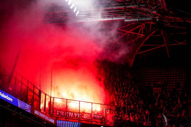 EINDHOVEN, NETHERLANDS - DECEMBER 9: Atletico de Madrid supporters light pyro fireworks during the UEFA Champions League 2025 26 League Phase MD6 match between PSV Eindhoven and Atletico de Madrid at PSV Stadion on December 9, 2025 in Eindhoven, Netherlands. (Photo by Rene Nijhuis) SPO  Copyright: xRenexNijhuis