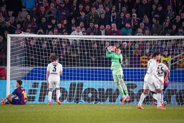 Football UEFA Champions League 2025 26, Matchday 6 FC Barcelona vs Eintracht Frankfurt Camp Nou Barcelona Michael Zetterer Eintracht Frankfurt, 23 Barcelona Province of Barcelona Spain Copyright: xJOERANxSTEINSIEKx