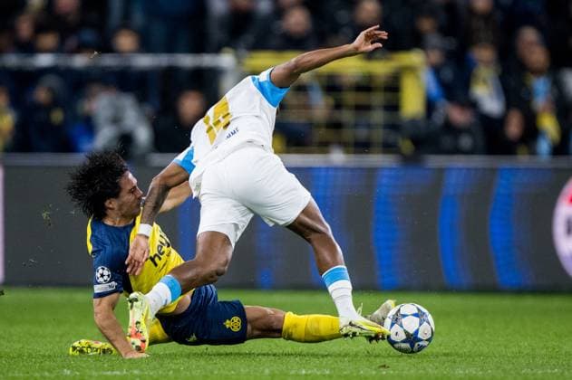 Union s Kevin Mac Allister and Union s goalkeeper Joachim Imbrechts fight for the ball during a soccer game between Belgian Royale Union Saint-Gilloise and French Olympique de Marseille, on Tuesday 09 December 2025 in Brussels, on the sixth day of the League phase of the UEFA Champions League tournament. JASPERxJACOBS  x147757647x