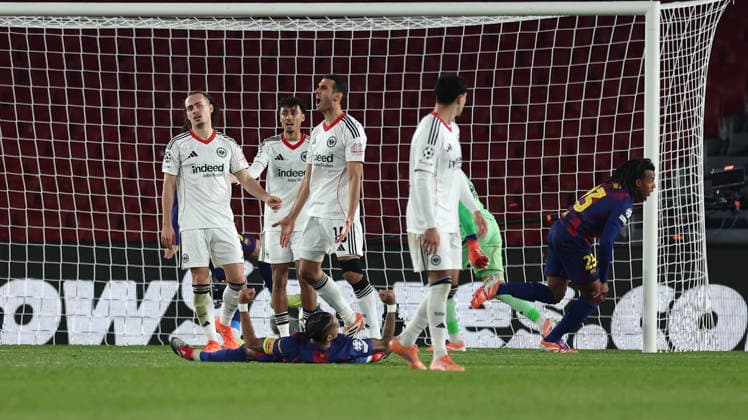 09 12 2025, Football UEFA Champions League, FC Barcelona Eintracht Frankfurt, v l , Arthur Theate Eintracht Frankfurt , Nathaniel Brown Eintracht Frankfurt , Ellyes Skhiri Eintracht Frankfurt enttaeuscht, looking disappointed, dissapointed, sad, frustrated, frustrated, frustrated after the 1 1 by Jules Kounde FC Barcelona DFL DFB REGULATIONS PROHIBIT ANY USE OF PHOTOGRAPHS AS IMAGE SEQUENCES AND OR QUASI VIDEO xdcx Copyright: HMBxMedia Claus