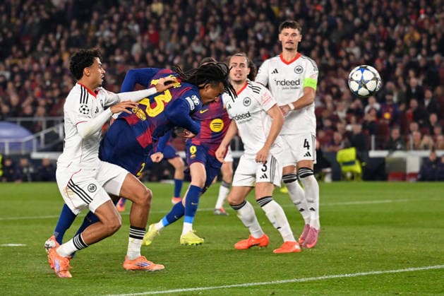 Barcelona, Camp Nou, 09 12 25, ESP, Men, UEFA Champions Leaugue, Season 2025 2026, FC Barcelona Eintracht Frankfurt Bild Jules KOUNDE Barcelona macht das Tor zum 1 1 UEFA regulations prohibit any use of photographs as image sequences and or quasi video Catalonia Spain