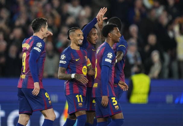 09 12 2025, xslx, Football UEFA Champions League, FC Barcelona Eintracht Frankfurt v l Jules Kounde FC Barcelona , celebrate the goal, The goal celebration for 2 1 Barcelona
