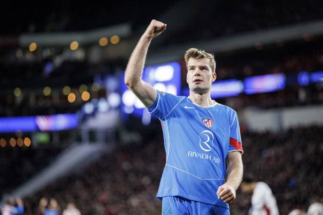 EINDHOVEN - Alexander Sorloth of Atletico Madrid celebrates scoring the 3-1 goal during the UEFA Champions League match between PSV Eindhoven and AtlÃ tico Madrid at the Phillips Stadium on December 9, 2025, in Eindhoven, Netherlands. ANP SEM VAN DER WAL UEFA Champions League matchday 6 2025-2026 xVIxANPxSportx xxANPxIVx 544423909 originalFilename: 544423909.jpg