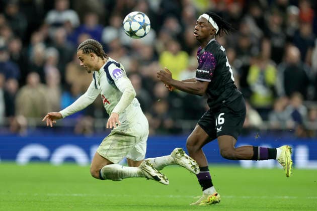 Tottenham Hotspur v SK Slavia Praha - UEFA Champions League 2025 26 League Phase MD6 David Moses of SK Slavia Praha and Xavi Simons of Tottenham Hotspur challenge during the UEFA Champions League 2025 26 League Phase MD6 match between Tottenham Hotspur and SK Slavia Praha at Tottenham Hotspur Stadium on December 9, 2025 in London, England. London Tottenham Hotspur Stadium England United Kingdom Copyright: xNigelxFrench Sportsphoto APLx 14144431