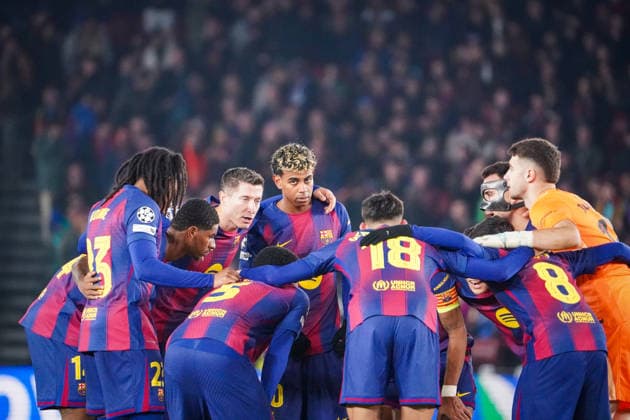 Football UEFA Champions League 2025 26, Matchday 6 FC Barcelona vs Eintracht Frankfurt Camp Nou Barcelona Team speech by Lamine Yamal FC Barcelona, 10 and Robert Lewandowski FC Barcelona, 9 Barcelona Province of Barcelona Spain Copyright: xJOERANxSTEINSIEKx
