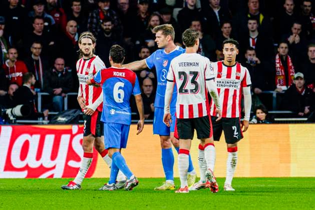 Yarek Gasiorowski of PSV Eindhoven is in discussion with Koke of Atletico de Madrid and Alexander Sorloth of Atletico de Madrid PSV Eindhoven v Atletico de Madrid, UEFA Champions League 2025 26 League Phase MD6, PSV Eindhoven v Atletico de Madrid, PSV Stadion, December 9, 2025, Eindhoven, Netherlands.