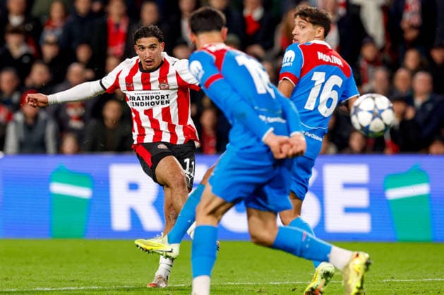 2025-12-09 PSV Eindhoven v Atletico Madrid - UEFA Champions League 2025 26 League Phase MD6 EINDHOVEN, NETHERLANDS - DECEMBER 9: Couhaib Driouech of PSV Eindhoven shoots at goal during the UEFA Champions League 2025 26 League Phase MD6 match between PSV Eindhoven and Atletico Madrid at Phillips Stadion on December 9, 2025 in Eindhoven, Netherlands. Eindhoven Phillips Stadion Netherlands Content not available for redistribution in The Netherlands directly or indirectly through any third parties. Copyright: xBenxGalx