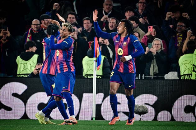Goal celebration for 1 1 by Jules Kounde 23 FC Barcelona , FC Barcelona vs Eintracht Frankfurt, Champions League, Group stage, Matchday 6, 09 12 2025 Barcelona Catalonia Spain Copyright: xkolbert-press MarcxNiemeyerx