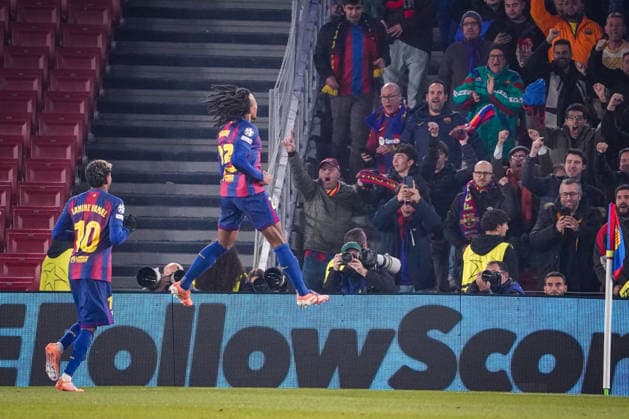 Football UEFA Champions League 2025 26, 6 Matchday FC Barcelona vs Eintracht Frankfurt Camp Nou Barcelona Goal and goal celebration to 2 1 by Jules KoundÃ Jules Kounde FC Barcelona, 23 Joy, emotions, jubilation Barcelona Province Barcelona Spain Copyright: xJOERANxSTEINSIEKx
