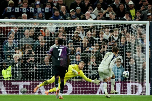 Tottenham Hotspur v SK Slavia Praha - UEFA Champions League 2025 26 League Phase MD6 Xavi Simons of Tottenham Hotspur scores 3rd goal during the UEFA Champions League 2025 26 League Phase MD6 match between Tottenham Hotspur and SK Slavia Praha at Tottenham Hotspur Stadium on December 9, 2025 in London, England. London Tottenham Hotspur Stadium England United Kingdom Copyright: xNigelxFrench Sportsphoto APLx 14144433