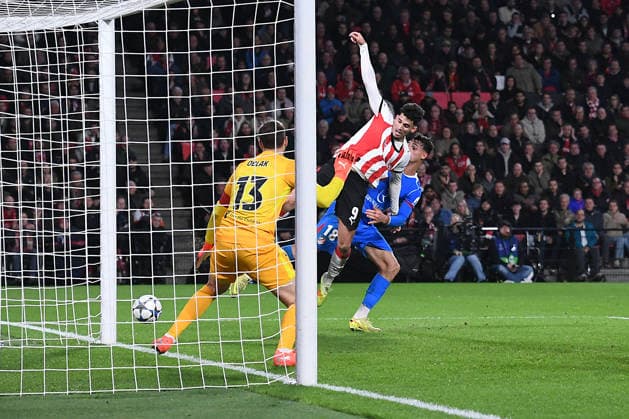Soccer UEFA Champions League matchday 6 PSV Eindhoven Atletico Madrid on 09 12 2025 at Philips Stadion in Eindhoven Goal shot to 2 3 by Ricardo Pepi Eindhoven xRx