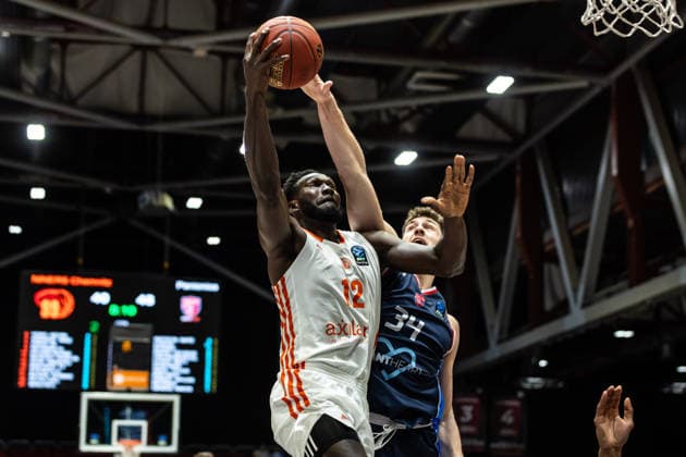 GER, BKT EuroCup, Season 2025 2026, Niners Chemnitz Panionios Cosmorama Travel Athens 09 12 2025, Fair, Chemnitz, GER, BKT EuroCup, Season 2025 2026, Niners Chemnitz Panionios Cosmorama Travel Athens Amadou Sow Niners Chemnitz, 12 , Jackson Kreuser Panionios Cosmorama Travel Athens 34 Photo Alexander Trienitz Chemnitz Fair Saxony Germany