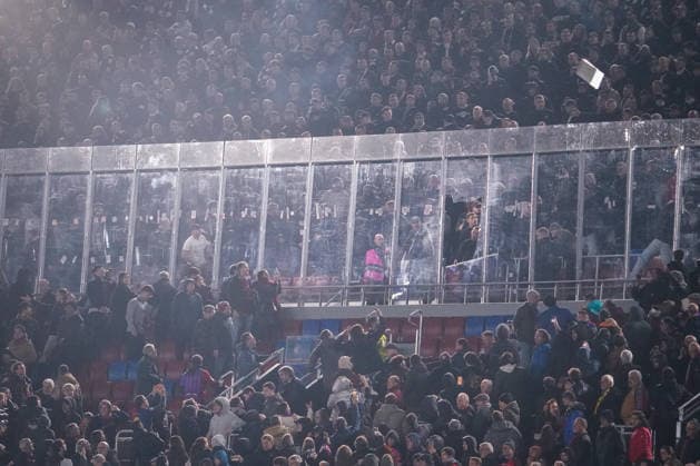 Football UEFA Champions League 2025 26, Matchday 6 FC Barcelona vs Eintracht Frankfurt Camp Nou Barcelona Frankfurt visiting fans smash security glass wall at guest block and throw objects Barcelona Province of Barcelona Spain Copyright: xJOERANxSTEINSIEKx