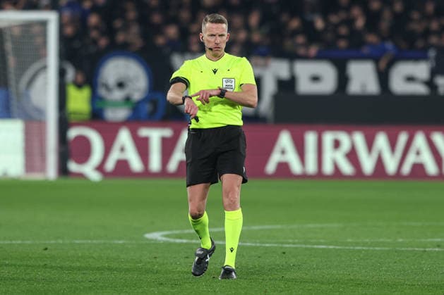 Atalanta v Chelsea, UEFA Champions League football, Bergamo, Italy Bergamo, Italy. 9th, December 2025. Referee Alejandro Hernandez seen during the UEFA Champions League match between Atalanta B.C. and Chelsea at New Balance Stadium in Bergamo. Italy, Bergamo  Copyright: xGonzalesxPhoto StefanoxNicolix