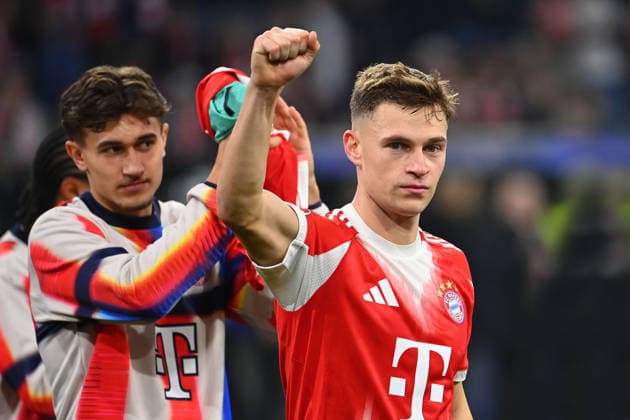 Final cheer Joshua KIMMICH Bayern Muenchen hi Tom BISCHOF Bayern Muenchen , jubilation,joy,enthusiasm,action Football Champions League,season 2025 26, league phase FC Bayern Muenchen Sporting CP 3 1 on 09 12 2025