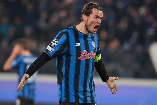 CALCIO - UEFA Champions League - Atalanta BC vs Chelsea FC Martin de Roon of Atalanta BC 1907 celebrates the victory of the UEFA Champions League 2025 2026, League Phase MD6 football match between Atalanta BC and Chelsea Football Club at New Balance Arena on December 6, 2025, Bergamo, Italy. Bergamo Italy  Copyright: xIPAxSport ABACAx