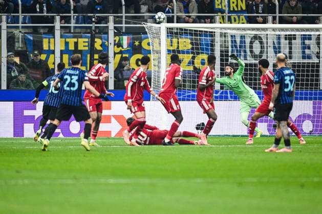 CALCIO - UEFA Champions League - Inter - FC Internazionale vs Liverpool FC Nicolo Barella in action during the UEFA Champions League stage match Phase MD6 between Inter FC Internazionale and Liverpool FC, on 9th of December 2025, at Giuseppe Meazza San Siro Siro stadium in Milan, Italy Milano Italy  Copyright: xIPAxSport ABACAx