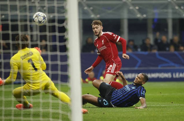 CALCIO - UEFA Champions League - Inter - FC Internazionale vs Liverpool FC Conor Bradley of FC Liverpool during the Uefa Champions League,, 2025 26 season, football match between Inter FC and FC Liverpool, on 09 December 2025 at â?? Giuseppe Meazza Stadium, San Siro, Milan, Italy. Photo Nderim KACELI Milano Italy  Copyright: xIPAxSport ABACAx