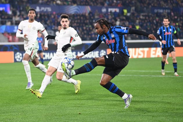 CALCIO - UEFA Champions League - Atalanta BC vs Chelsea FC Ademola Lookman (Atalanta Bc) in action during Atalanta BC vs Chelsea FC, UEFA Champions League football match in Bergamo, Italy, December 09 2025 Bergamo Italy  Copyright: xIPAxSport ABACAx