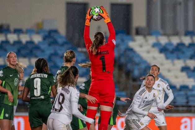 December 9, 2025, Madrid, Madrid, Spain: STINA JOHANNES of Wolfsburg in action during the Women s Champions League match REAL MADRID FEMENINO - VFL WOLFSBURGO on december 09, 2025, Valdebebas, Madrid, Spain. Madrid Spain - ZUMAc312 20251209_zsp_c312_213 Copyright: xOscarxManuelxSanchezx