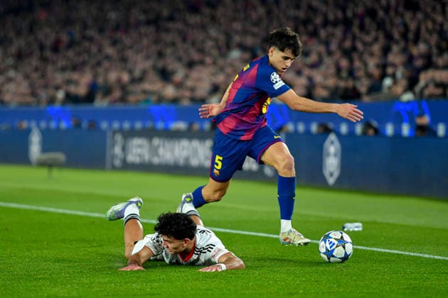 FC Barcelona, Barca v EINTRACHT FRANKFURT SPOTIFY CAMP NOU. BARCELONA. December 9,2025 FC BARCELONA vs EINTRACHT FRANKFURT December 9,2025 Pau Cubarsi (5) of FC Barcelona vies with Can Uzun (24) of Eintracht Frankfurt during the soccer match corresponding to the sixth match of the group stage of the UEFA Champions League between FC Barcelona and Eintracht Frankfurt at Spotify Camp Nou in Barcelona, Spain. Barcelona ESP Copyright: xS.xRosx
