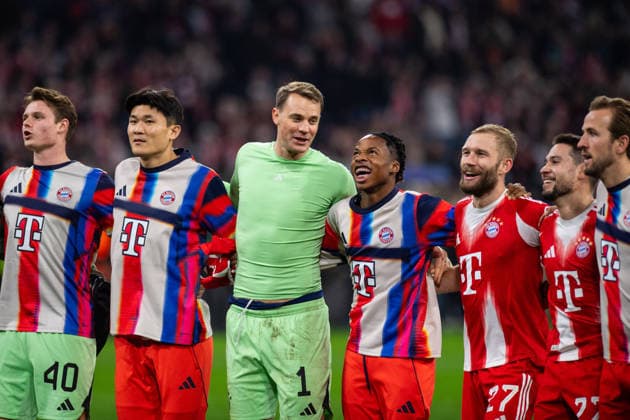 Bayern Munich v Sporting CP - UEFA Champions League MUNICH, GERMANY - DECEMBER 9: Munich’s Jonas Urbig, Min-Jae Kim, Manuel Neuer, Wisdom Mike, Konrad Laimer and Raphael Guerreiro (L-R) celebrate the victory after a UEFA Champions League League Phase MD6 match against Sporting Clube de Portugal at Football Arena Munich in Munich, Germany, on December 9, 2025. Hesham Elsherif Anadolu Munich Germany. Editorial use only. Please get in touch for any other usage.  Copyright: x2025xAnadoluxHeshamxElsherifx