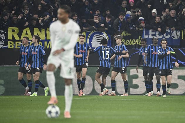Atalanta v Chelsea - UEFA Champions League BERGAMO, ITALY, DECEMBER 09: Charles De Ketelaere (4th R), of Atalanta, celebrates with his teammates after scoring during the League phase UEFA Champions League football match between Atalanta and Chelsea at the Stadio di Bergamo, Italy, on December 09, 2025. Isabella Bonotto Anadolu Bergamo Italy. Editorial use only. Please get in touch for any other usage.  Copyright: x2025xAnadoluxIsabellaxBonottox