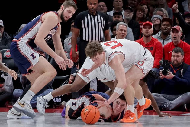 December 9, 2025, Columbus, Ohio, U.S: Illinois Fighting Illini forward David Mirkovic (0) and Ohio State Buckeyes center Christoph Tilly (13) go after a loose ball during the game between the Illinois Fighting Illini and the Ohio State Buckeyes at Value City Arena, Columbus, Ohio. Columbus U.S - ZUMAs304 20251209_zaf_s304_038 Copyright: xScottxStuartx