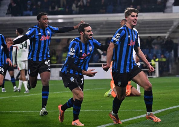 (251210) -- BERGAMO, Dec. 10, 2025 () -- Atalanta s Charles De Katelaere (R) celebrates his goal during the UEFA Champions League match between Atalanta and Chelsea in Bergamo, Italy, Dec. 9, 2025. () (SP)ITALY-BERGAMO-FOOTBALL-UEFA CHAMPIONS LEAGUE-ATALANTA VS CHELSEA Xinhua 