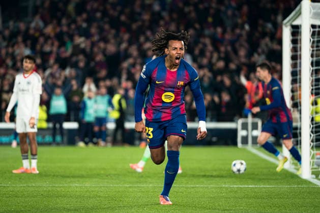 (251210) -- BARCELONA, Dec. 10, 2025 -- FC Barcelona, Barca s Jules Kounde (C) celebrates his score during the UEFA Champions League football match between FC Barcelona and Eintracht Frankfurt in Barcelona, Spain, Dec. 9, 2025. (Photo by Xinhua) (SP)SPAIN-BARCELONA-FOOTBALL-UEFA CHAMPIONS LEAGUE-BARCELONA VS FRANKFURT JoanxGosa 