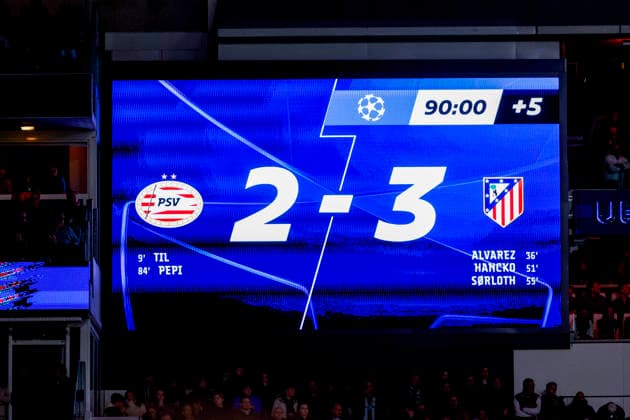 Fußball, CL, PSV Eindhoven - Atletico Madrid UEFA Champions League 2025 26 League Phase MD6 - PSV Eindhoven vs Atletico de Madrid, Netherlands score board end result 2-3 during the UEFA Champions League 2025 26 League Phase MD6 match between PSV Eindhoven and Atletico de Madrid at the PSV Stadion in Eindhoven, Netherlands, December 09, 2025. Eindhoven Netherlands  Copyright: xMatrixxImagesx xMarcelxterxBalsx